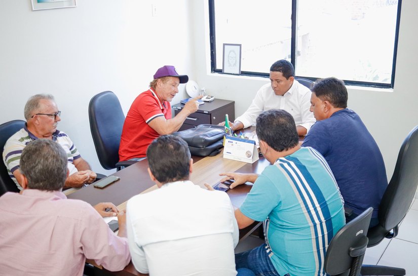 Prefeito Júlio Cezar recebe diretoria do CSE e reafirma apoio ao Clube