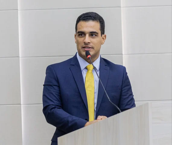 Lixo se acumula em Maceió, e ex-líder de JHC cobra providências da Prefeitura de Rodrigo Cunha