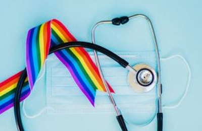 Medo de julgamento ainda afasta pessoas LGBTQIAPN+ dos serviços de saúde