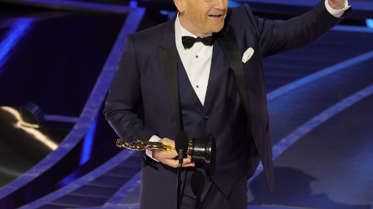 Kenneth Branagh ganha o Oscar de roteiro original por seu ‘Belfast’
