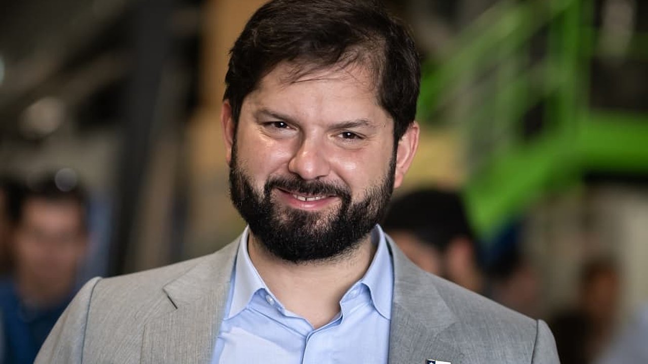 Presidente do Chile exige que Argentina retire painéis solares de base militar na fronteira
