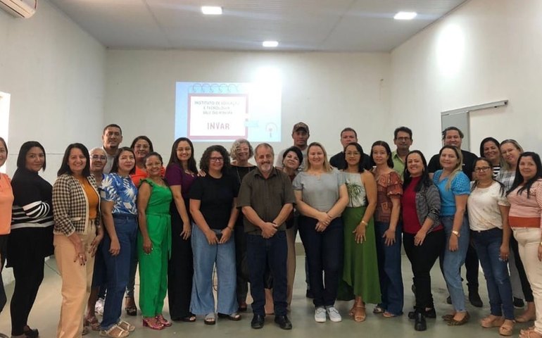 Secretaria de Educação de Major Izidoro reúne gestores e coordenadores escolares