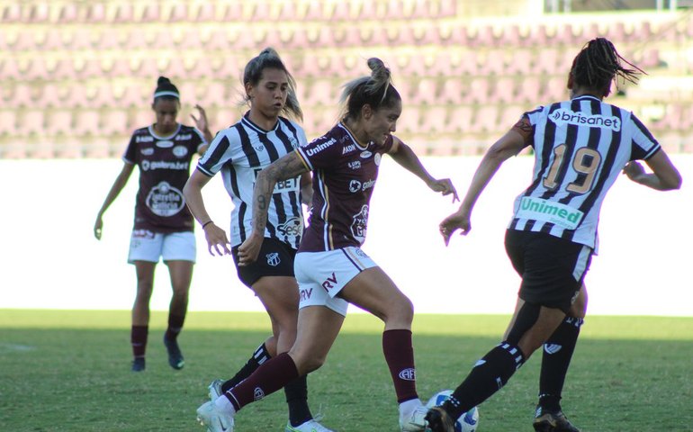 Ferroviária bate Ceará e assume liderança do Brasileiro Feminino