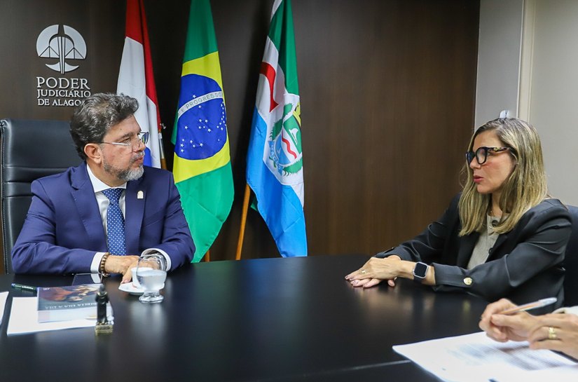 TJAL discute ajustes para entrega de títulos de propriedade no Vale do Reginaldo, em Maceió