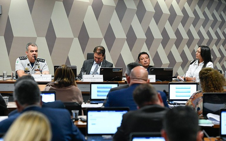 Depoimento de coronel aponta para omissões, avaliam parlamentares da CPMI