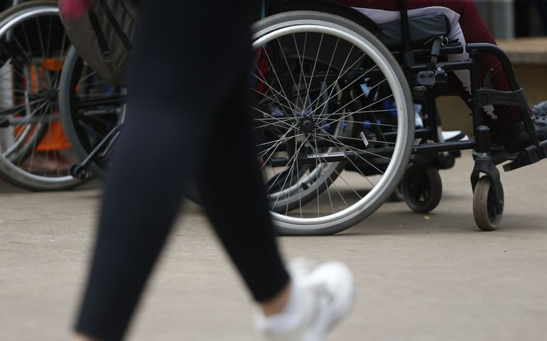 Pessoas com deficiência terão cotas no ensino técnico e superior de SP