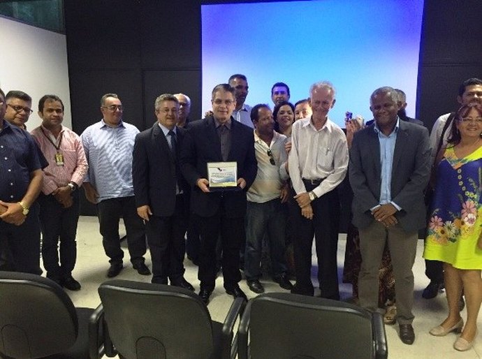 Centros de Formação de Condutores homenageiam diretor-presidente do Detran