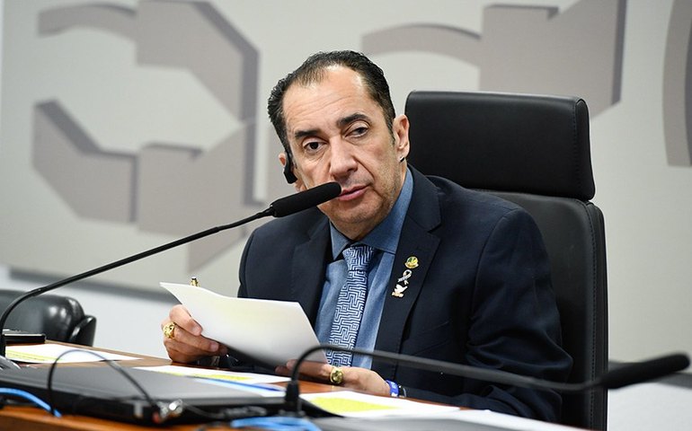 Kajuru anuncia afastamento da política após diagnóstico de Parkinson