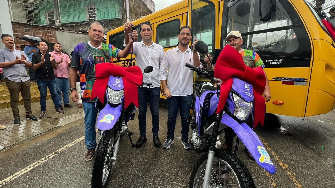 Educação de Santana do Mundaú recebe reforço na frota de veículos durante programação da emancipação política