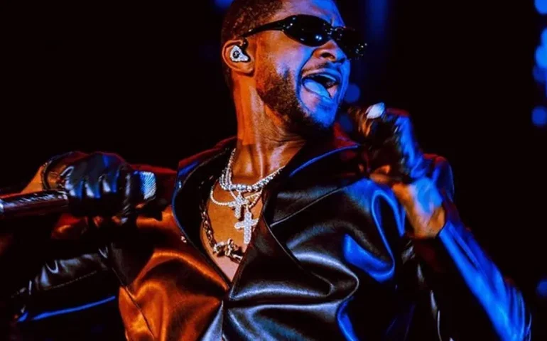 Cantor Usher será a atração do intervalo do Super Bowl em 2024