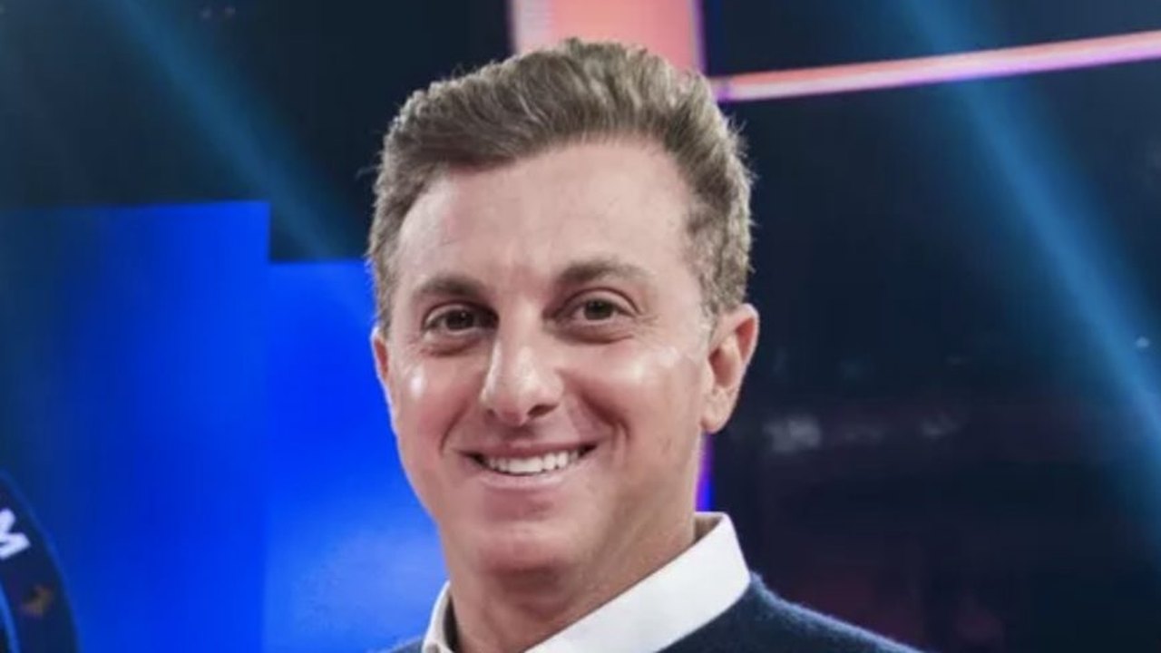 Luciano Huck volta às gravações do ‘Caldeirão’ em estúdio da Globo