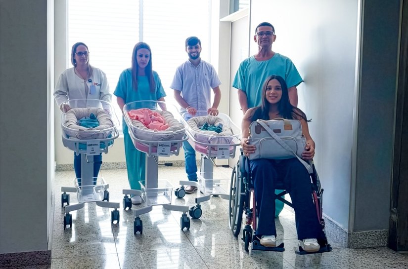 “Chegamos dois e saímos cinco”: primeiros trigêmeos do Hospital da Cidade recebem alta após quase dois meses de cuidado