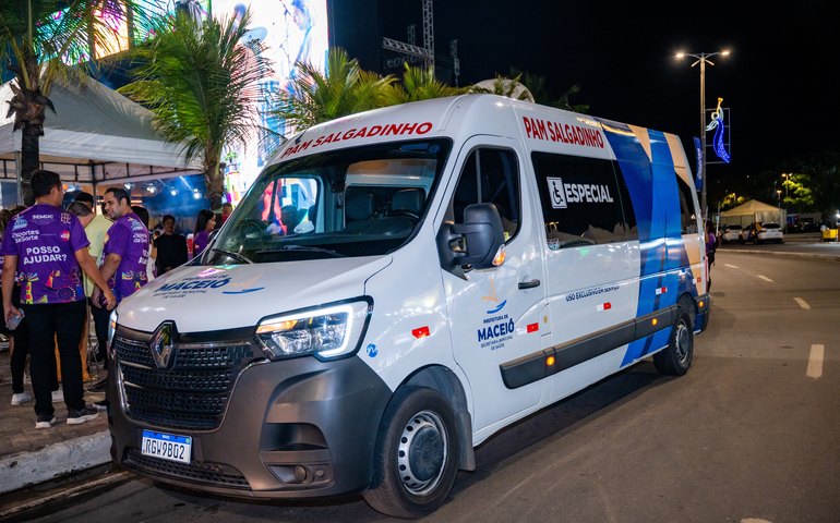 Verão Massayó oferece transporte gratuito e adaptado para pessoas com deficiência