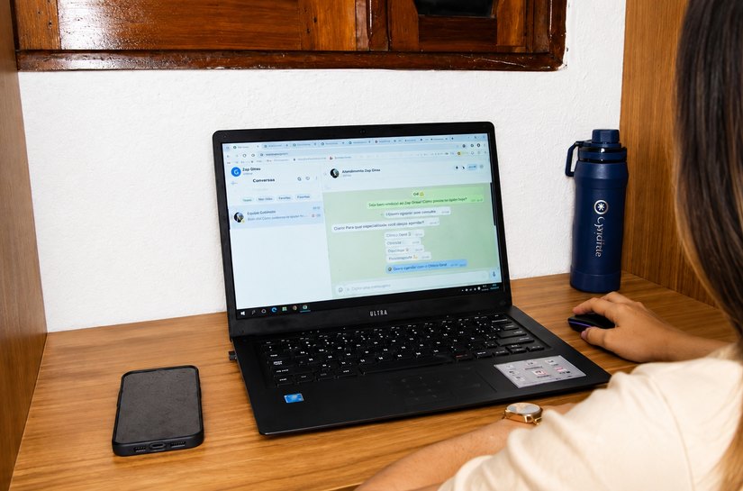 Zap Girau completa um ano com mais de 15 mil atendimentos virtuais para a população e é pioneiro no país
