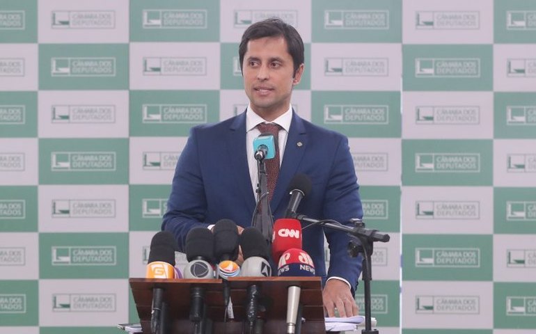 Relator de projetos sobre planos de saúde quer proibir operadoras de rescindirem contratos unilateralmente