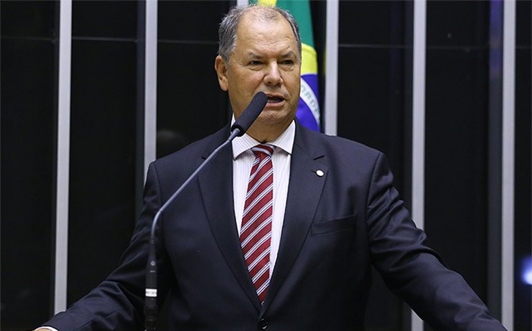 Deputado do agro quer comissão externa para 'colocar dedo na ferida' do Carrefour