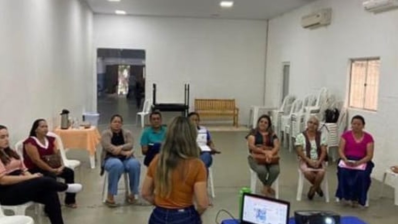 Dirigentes de escolas urbanas de Major participam de reunião sobre importância da alimentação escolar
