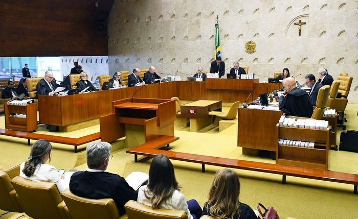 Sessão deve ser tomada por debate sobre prescrição de crimes