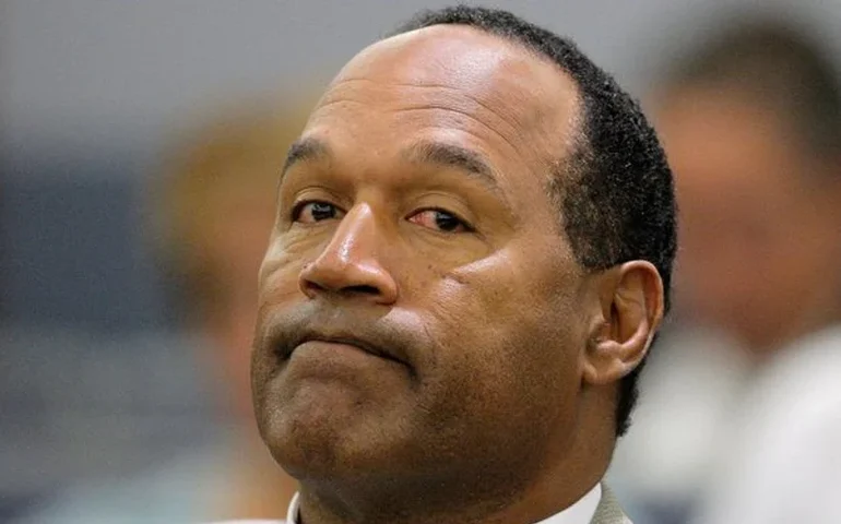 O.J. Simpson fez 'tour' por mansão em que ex-mulher foi morta e se mudou para 'paraíso do golfe' após prisão; veja vídeos