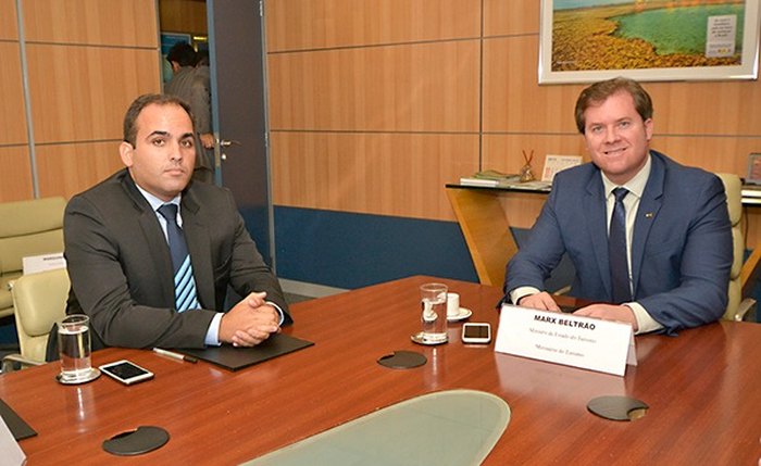 O prefeito eleito de Pilar, Renato Filho, e o ministro do Turismo, Marx Beltrão (Crédito: Assessoria)