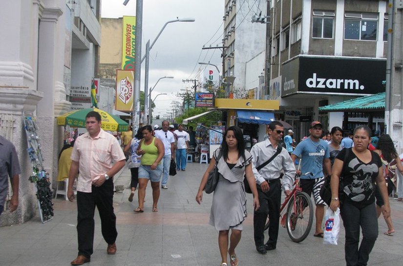 Consumo das famílias maceioenses registra leve aumento, aponta pesquisa