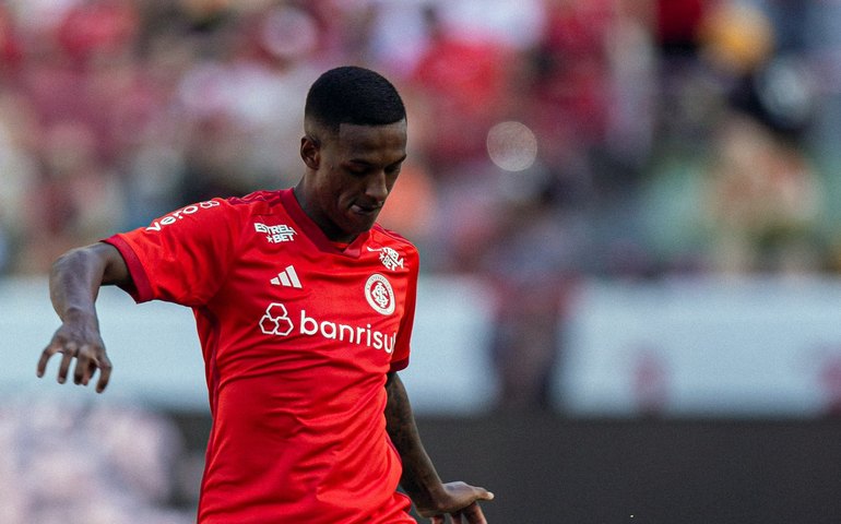 'Vilão' do Internacional, Robert Renan já decidiu uma Supercopa da Rússia com pênalti de cavadinha; relembre