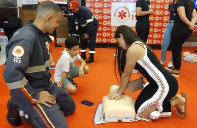 Samu capacita 600 pessoas em reanimação cardiopulmonar durante evento em shopping