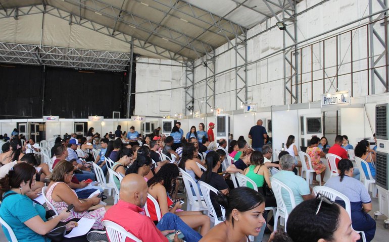 Feirão de Negociação de Dívidas do Procon atende mais de 4 mil consumidores e registra alto índice de acordos