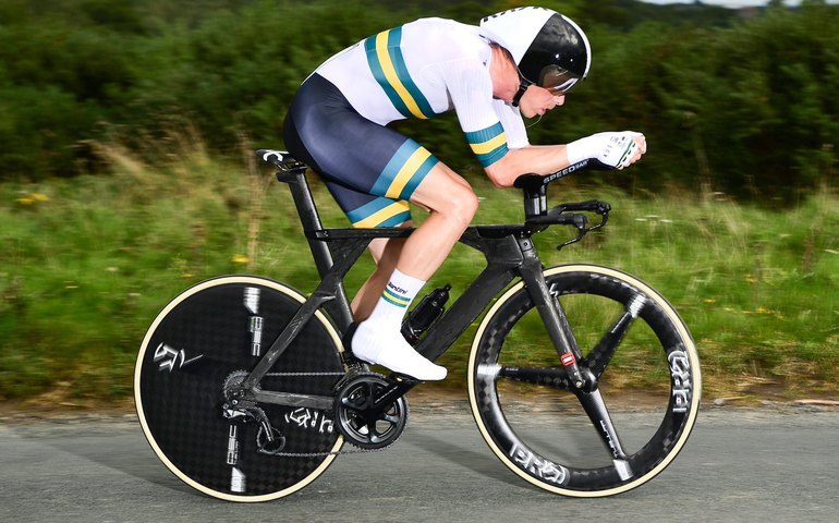 Campeão de ciclismo Rohan Dennis arrastou mulher pela rua antes de matá-la, diz polícia australiana