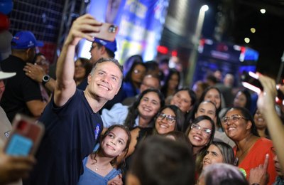 Renan Filho assume compromissos para mães atípicas e anuncia nova política de mobilidade para Rio Largo