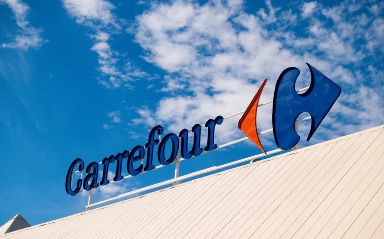 Carrefour vai parar de vender carne do Mercosul, diz CEO em carta ao sindicato agrícola francês