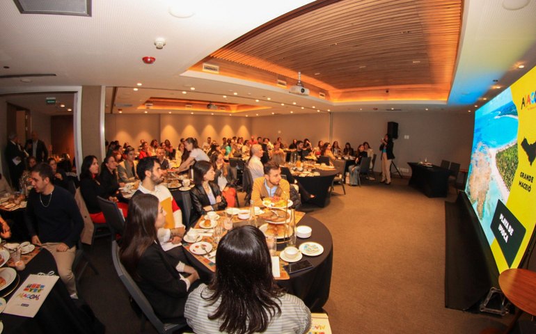 Setur capacita no Uruguai 100 agentes de viagens para venda do Destino Alagoas