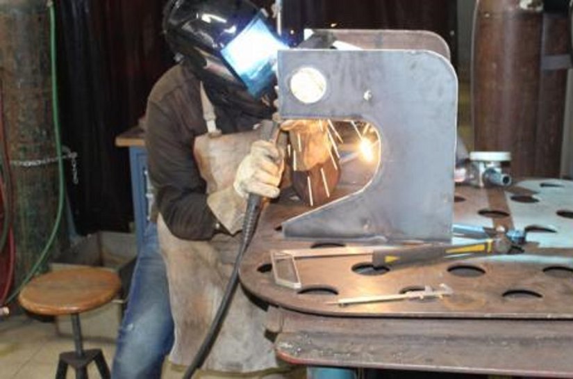 AL terá de qualificar 93 mil trabalhadores em profissões industriais entre 2017 e 2020