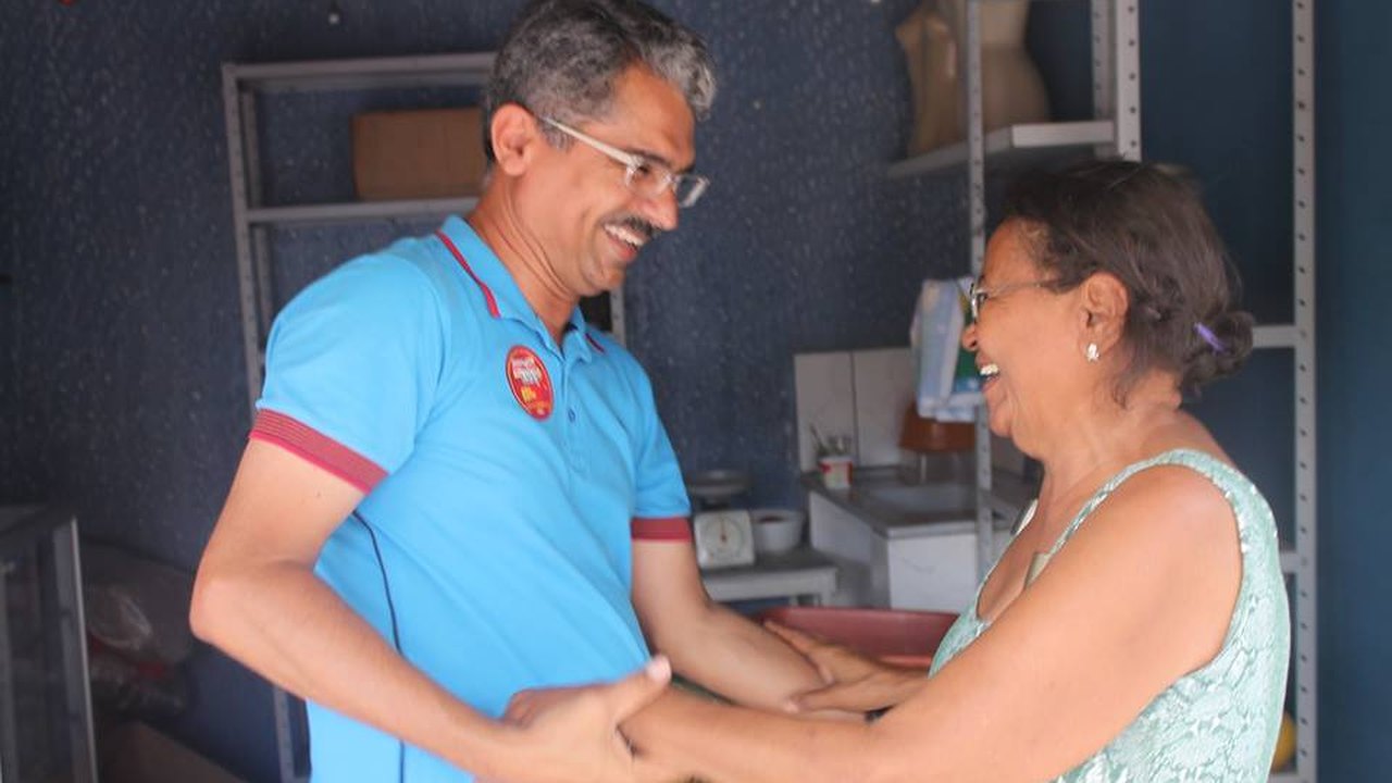 Professor Edvaldo realiza diversa atividades em Delmiro Gouveia na reta final de campanha