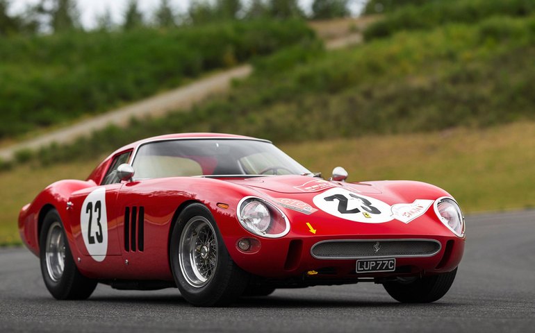 Ferrari de 1962 é leiloada por R$ 253,7 milhões e se torna segundo mais caro da história entre clássicos