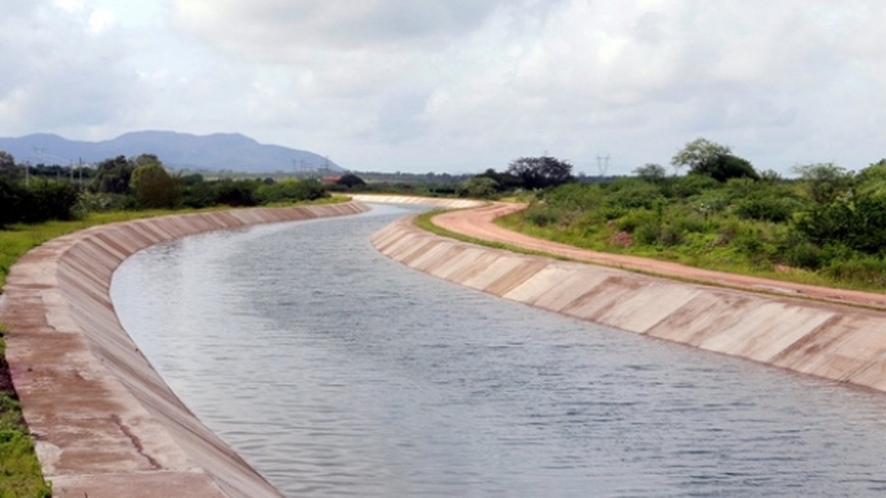 Governo viabiliza produção agrícola no entorno do Canal do Sertão