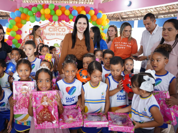 Prefeitura de Campo Alegre inicia distribuição de 2.500 brinquedos para os alunos da rede municipal