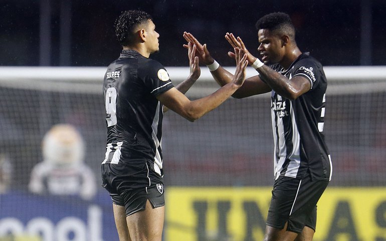 Santos se impõe em visita ao Avaí e mantém campanha perfeita na Série B com vitória por 2 a 0