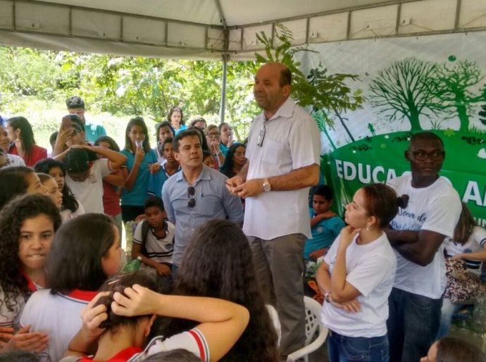 Sempma lembra Dia da Árvore com plantio de mudas