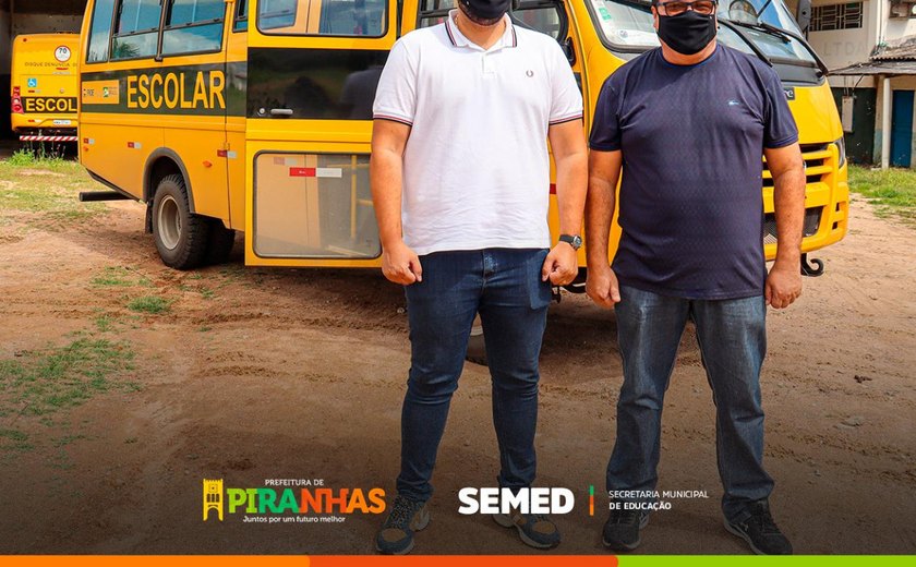 Prefeitura de Piranhas recebe ônibus do Programa Caminho da Escola
