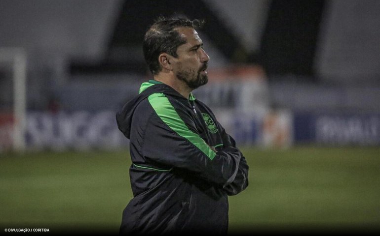 Ceará anuncia a contratação do técnico Gustavo Morínigo, ex-Coritiba, para 2023