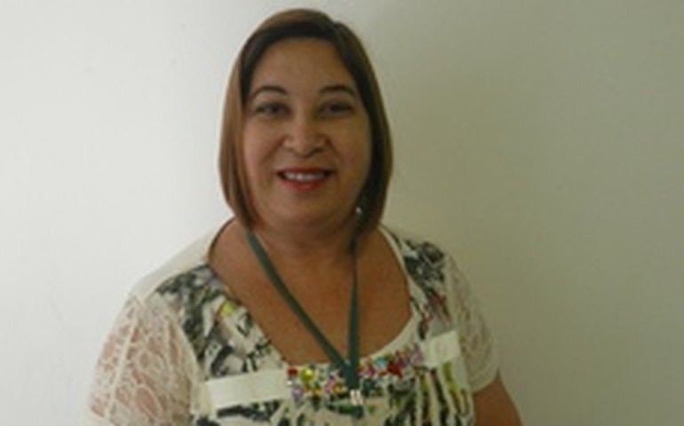 Enfermeira do Hemoal é exemplo de trabalho eficiente, dedicado e técnico