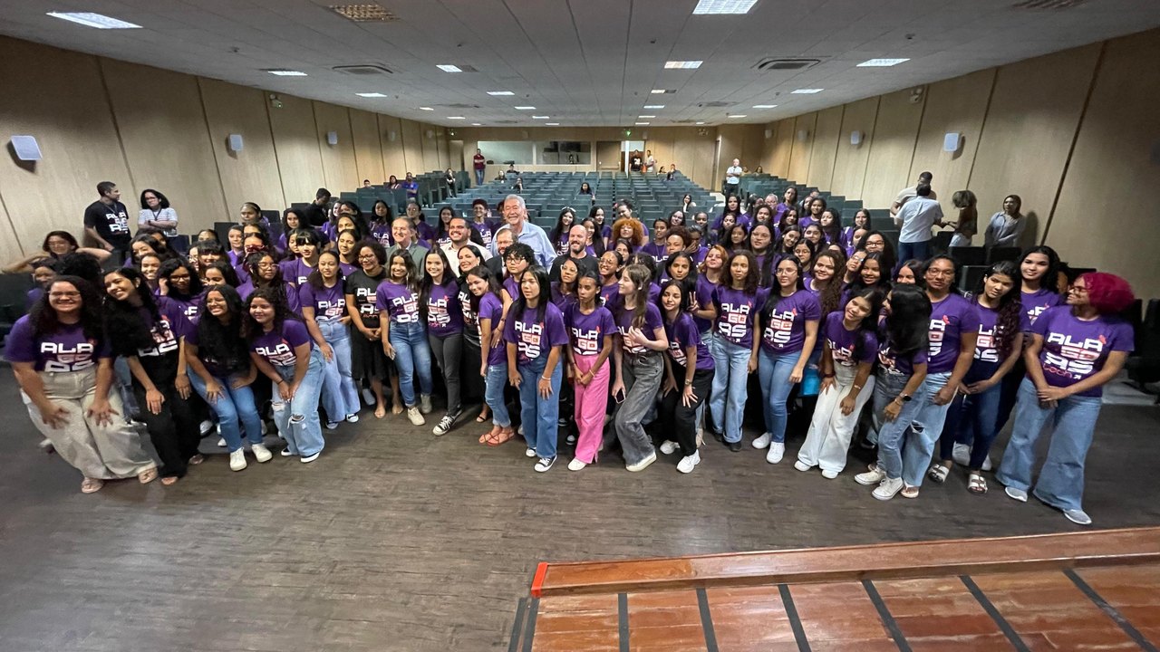 Secretaria de Ciência  apoia projeto que capacita 200 meninas para o mercado da tecnologia