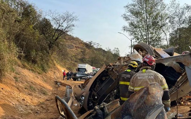 Corpos de torcedores do Corinthians são velados no interior de SP