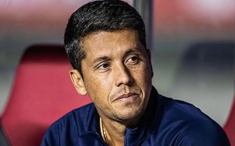 Thiago Carpini, ex-São Paulo, aceita proposta e é o novo treinador do Vitória