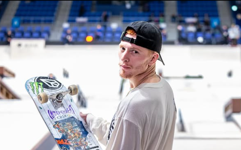 Giovanni Vianna é superado por Nyjah Huston e fica com a prata na final do Super Crown