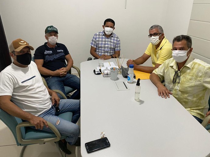 Diretoria do CSE se reúne com prefeito Júlio e prepara retorno do time aos campos de futebol