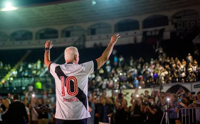 Brasileirão terá Troféu Roberto Dinamite, VAR mais claro e times poderão usar 9 estrangeiros