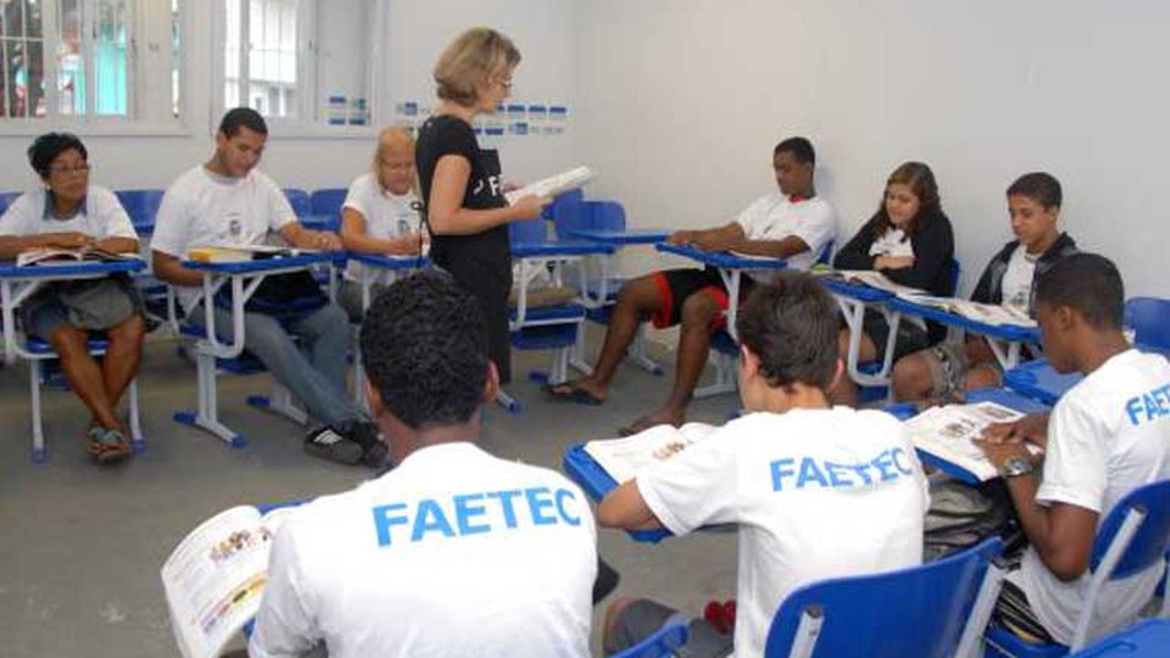 Faetec abre mais de 400 vagas em cursos profissionalizantes para mulheres em situação de vulnerabilidade