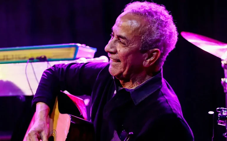 Zé Carlos Medeiros lança single com participações de peso e parceria em família